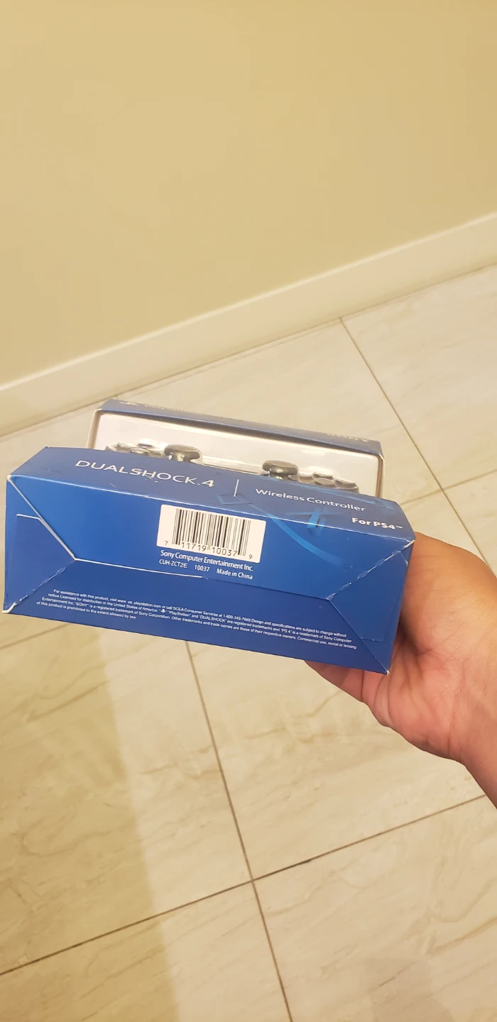 Brand new ps4 controller  and game's. - photo 3