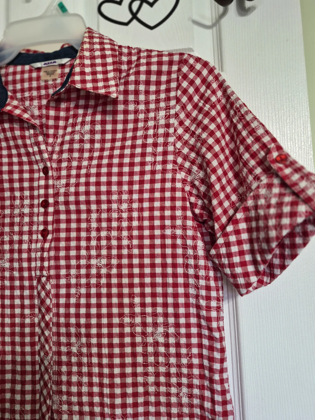 Ladies Size Medium Blutton up top - photo 3