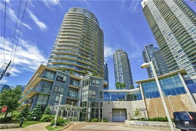 Large 1 Bed Condo neat Parklawn & Lakeshore