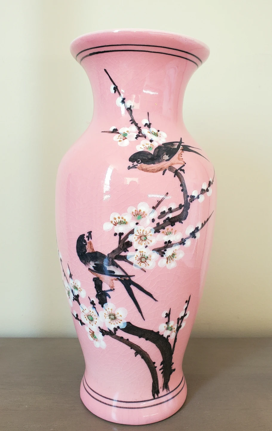 10" Tall Vintage Chinese Vase