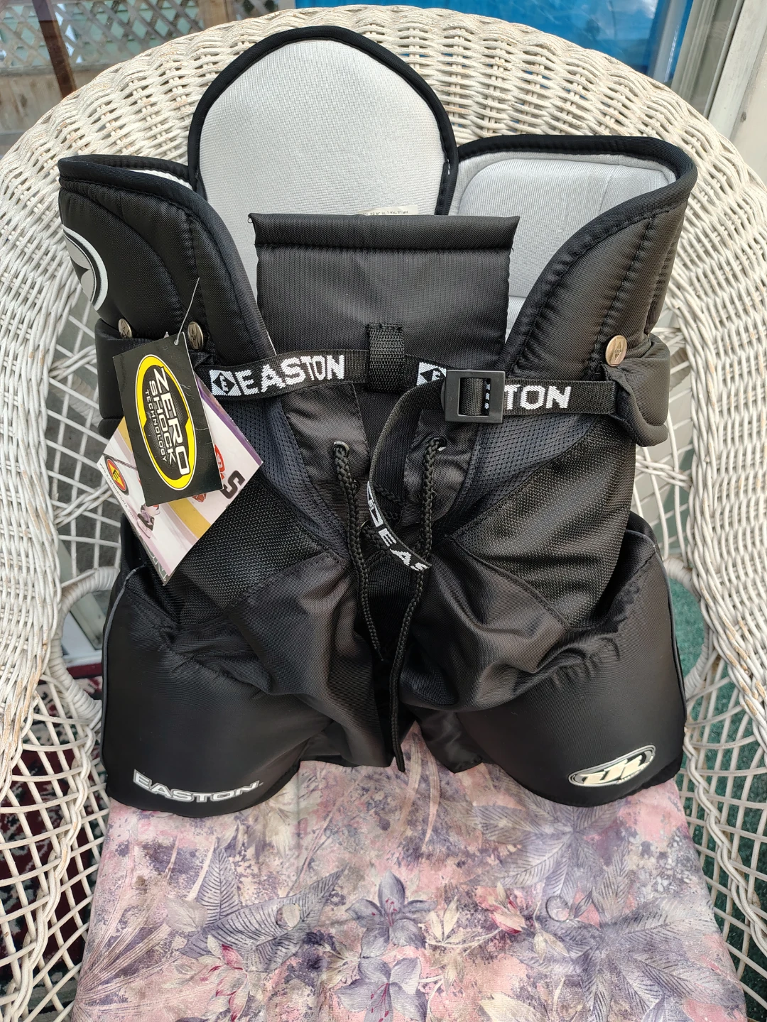 Easton Hockey Pants Size 160 - photo 2