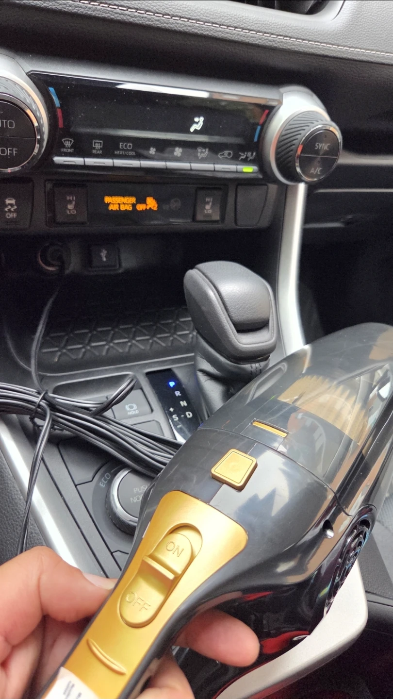 12-V Car Vacuum Cleaner with Accessories *new - photo 5
