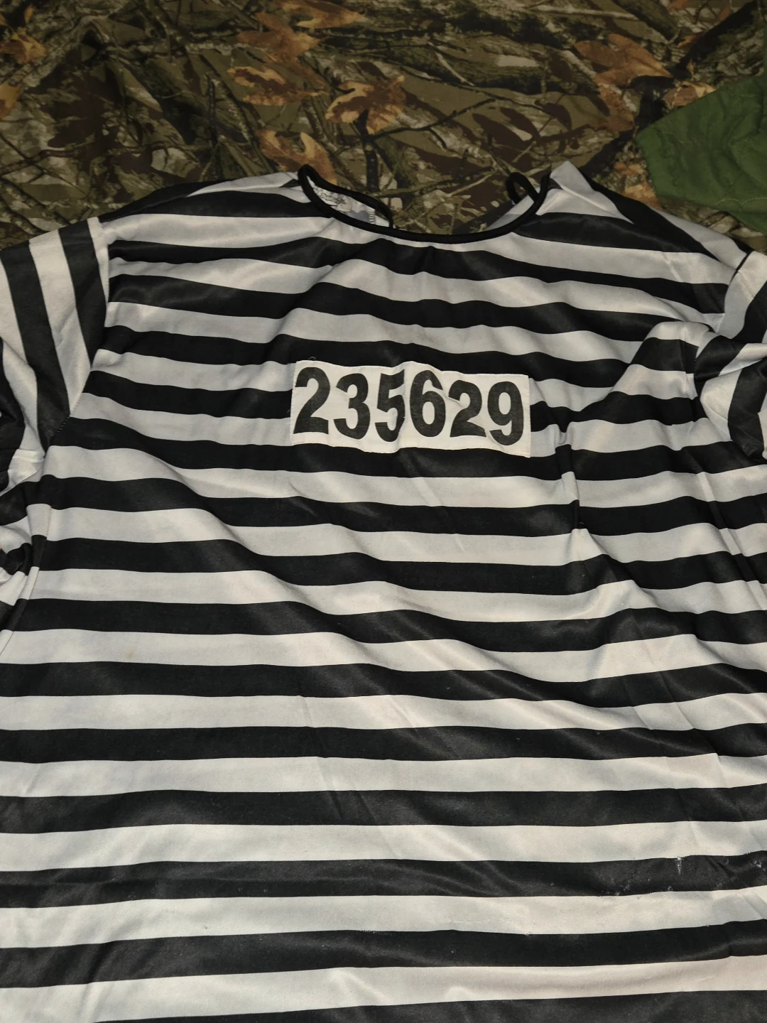 Male Prisoner: 235629 Costume in a Men's 2XL w/ Vintage Cuffs - photo 3