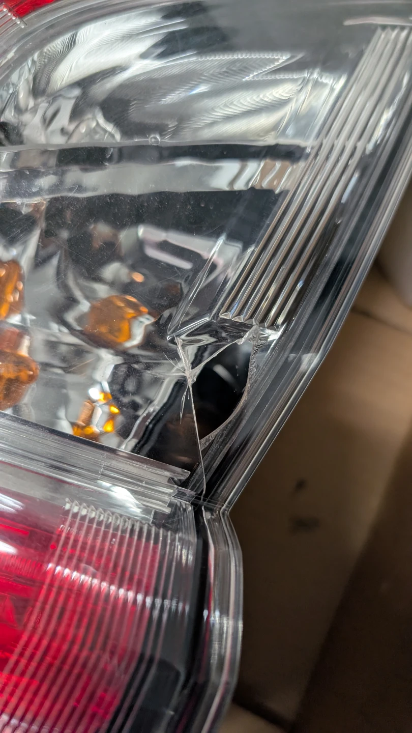 Damaged and repaired 2018 Honda Civic vehicle tail light - photo 5