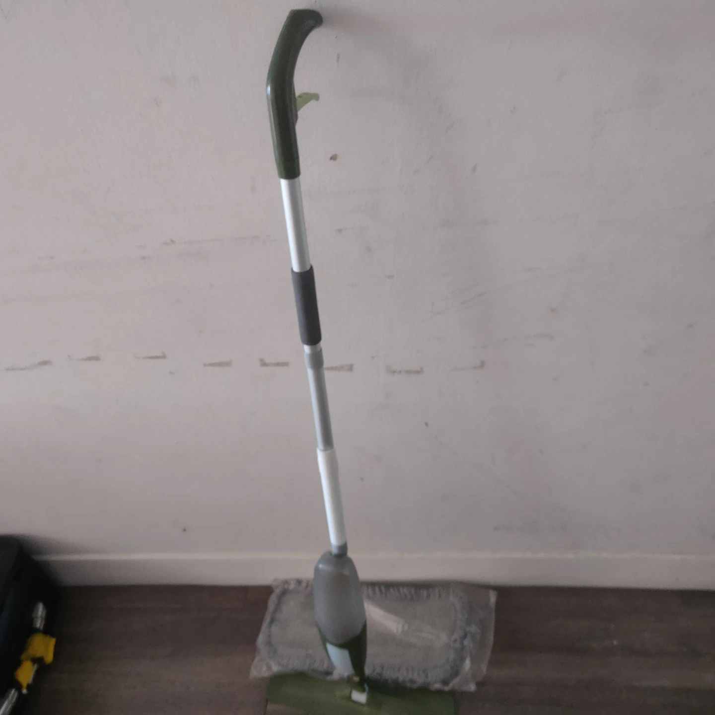 Spray Mop with Refill Pad