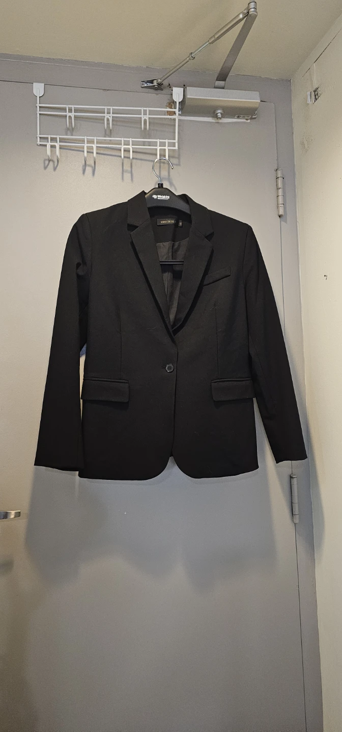 Miss Burde Black Blazer