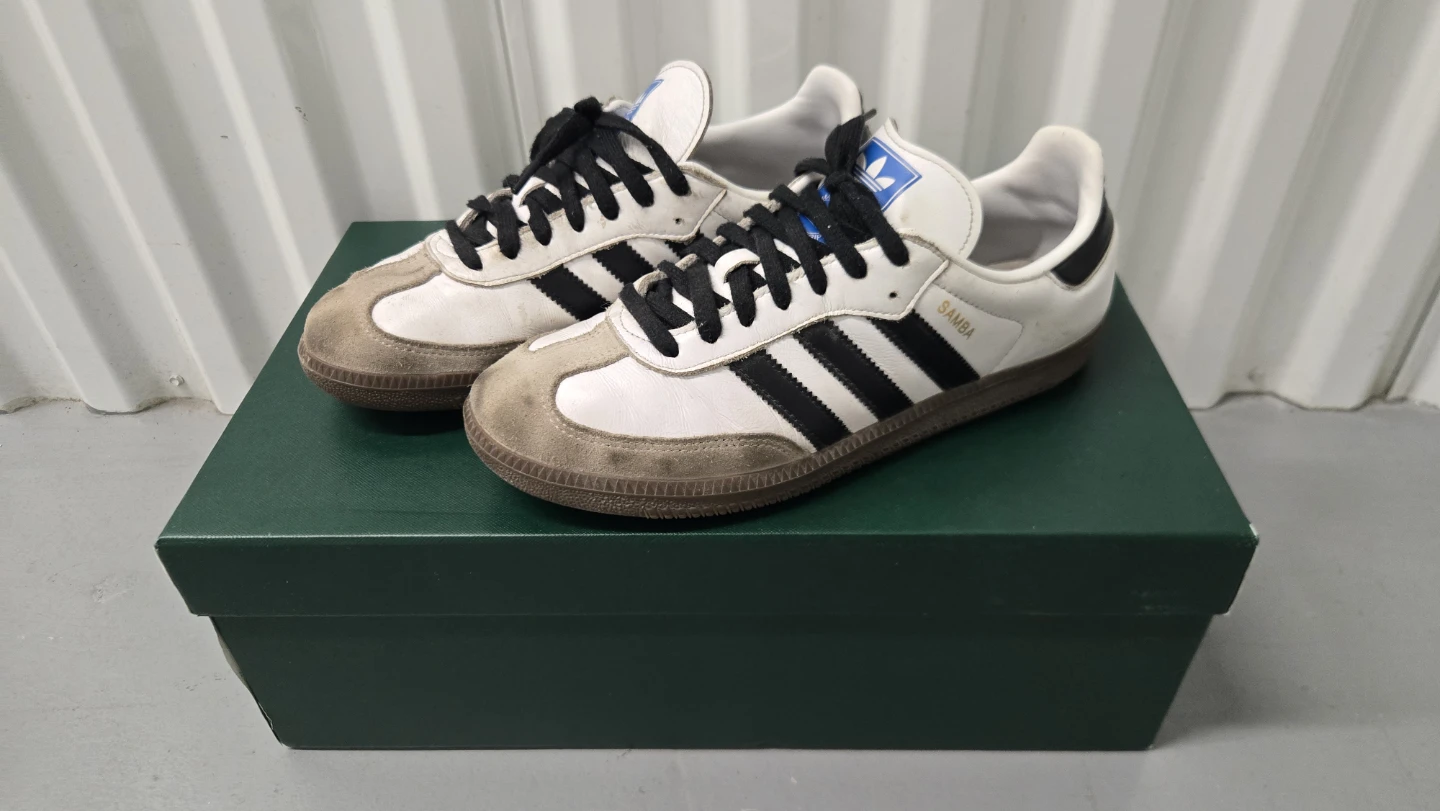 Adidas Samba Low Top Lace Up Sneakers  Men’s US 8 EU 40