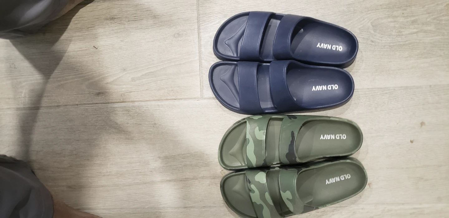 Two Pairs of Men's Old Navy Slides size 8-9 - photo 2
