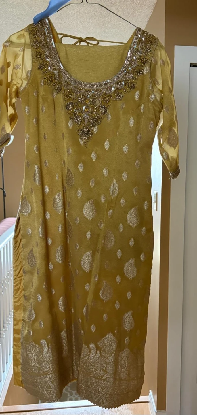 Traditional Mustard Yellow Salwar Kameez - photo 3