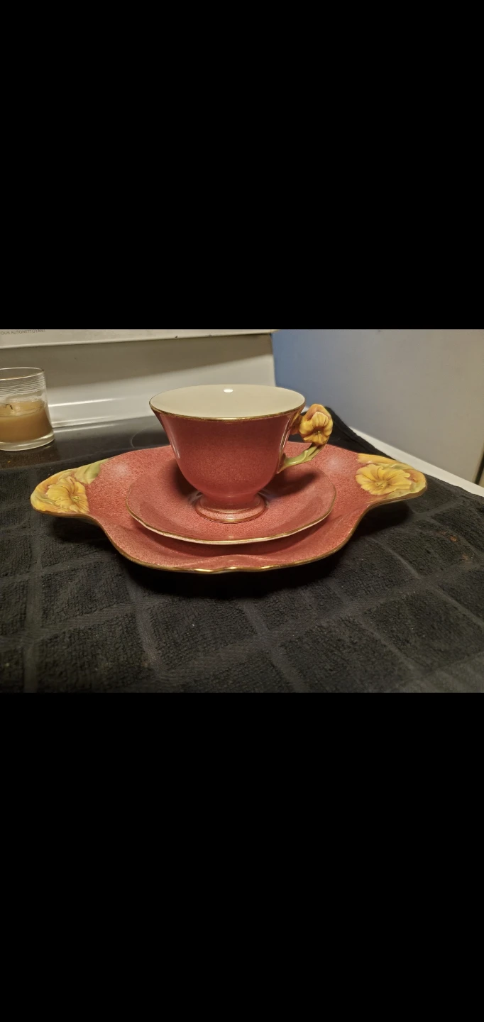 Royal Winton Petunia Teacup and Saucer Set - photo 2