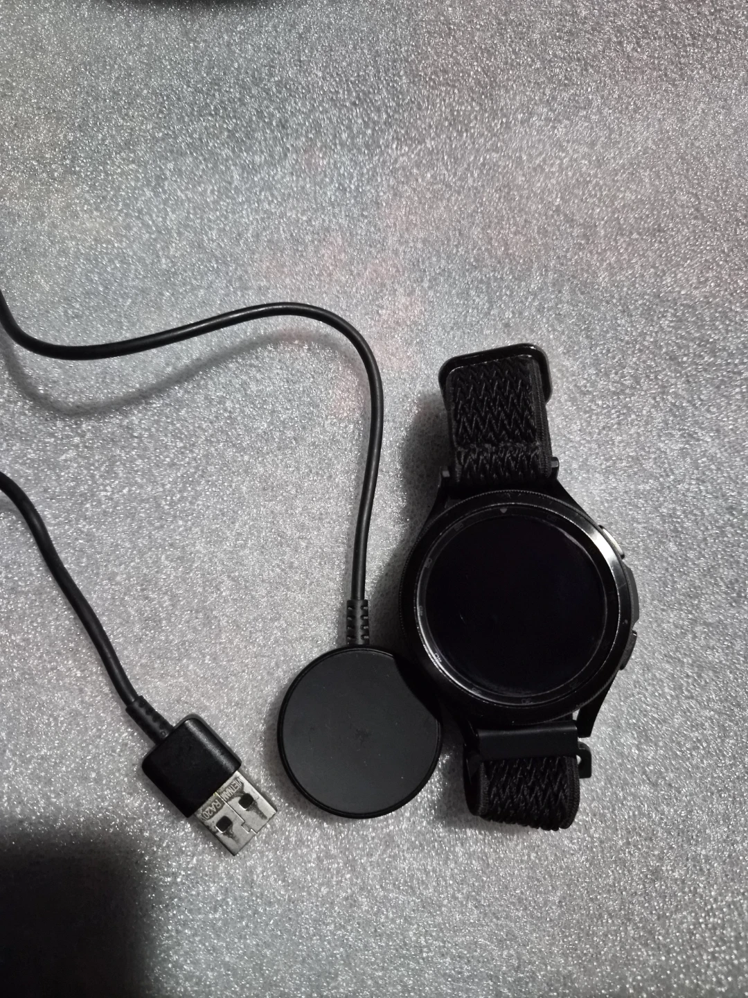 Samsung Galaxy Watch 4 in black - photo 2