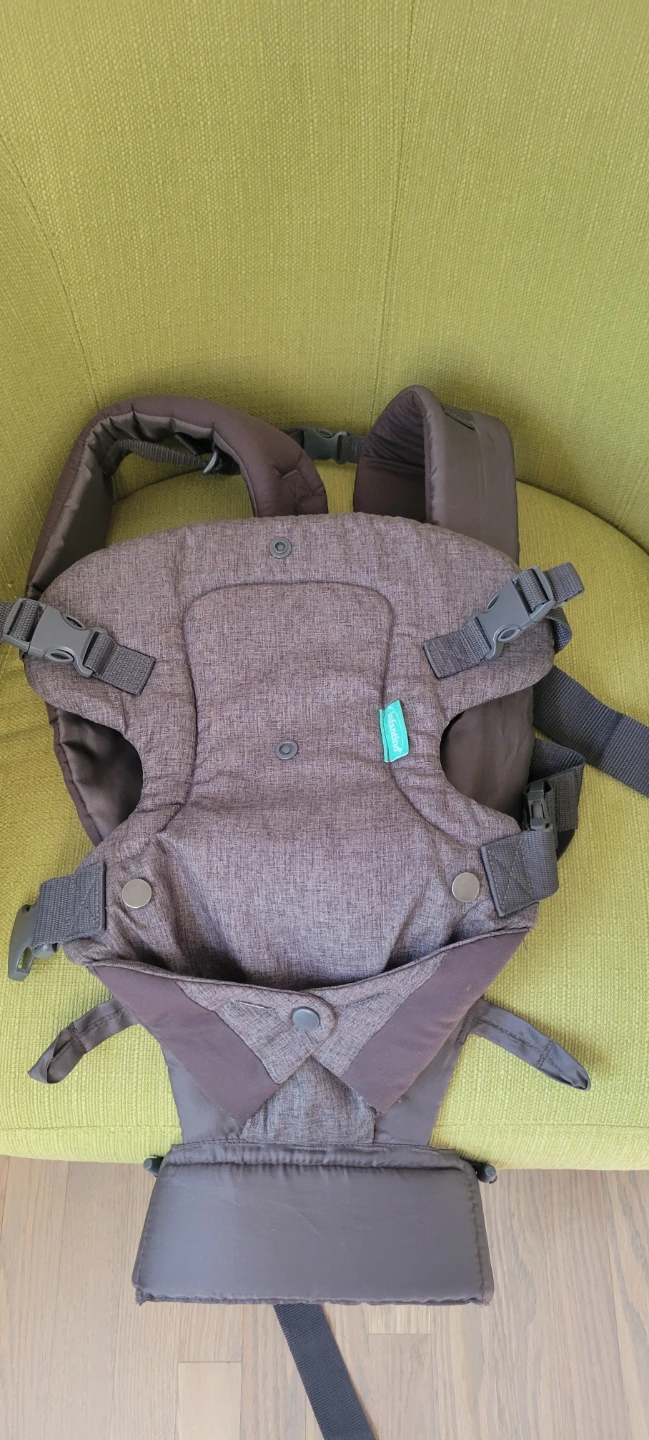 Infantino baby carrier