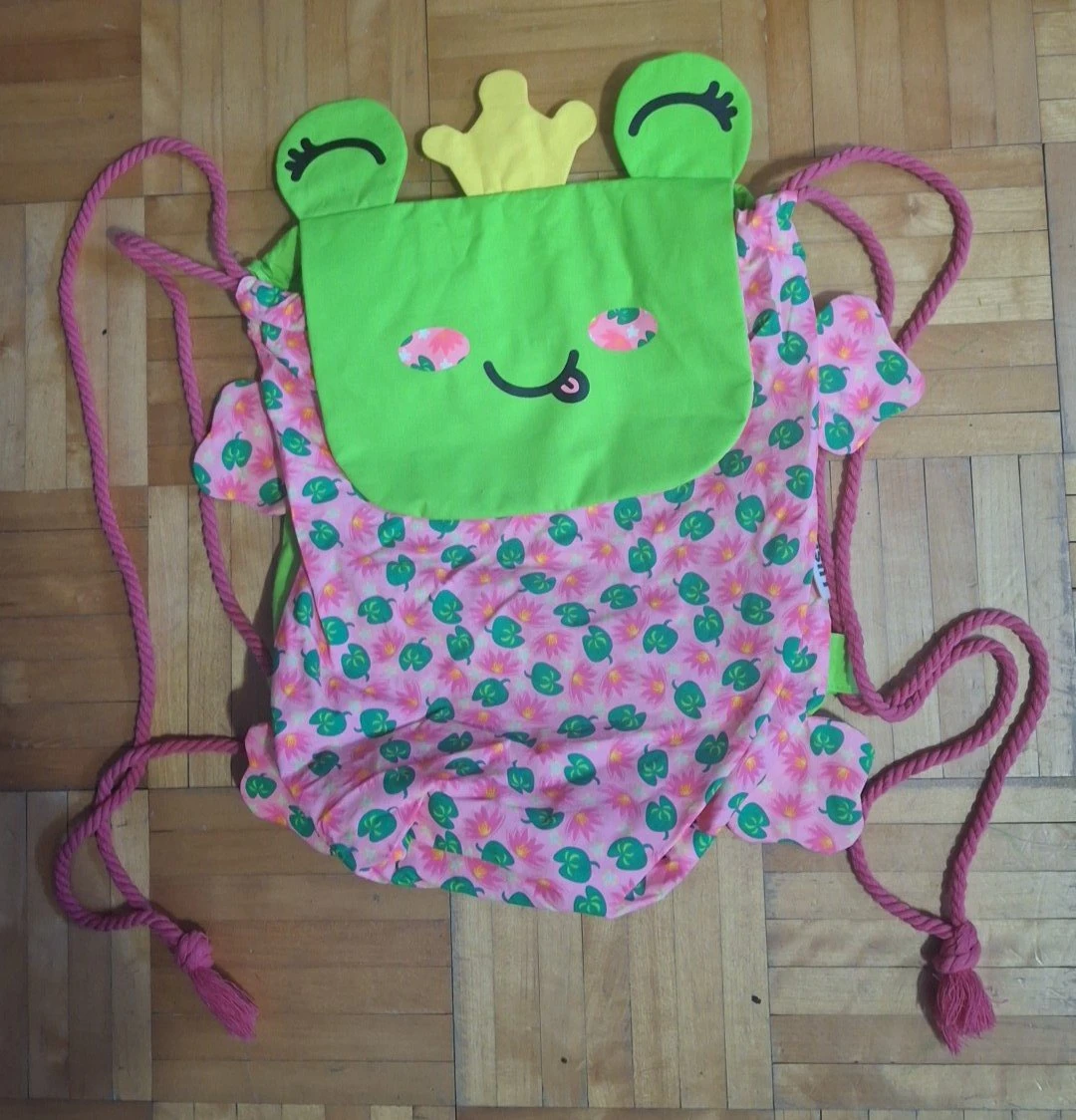 Hoppy Frog Drawstring Backpack - photo 2