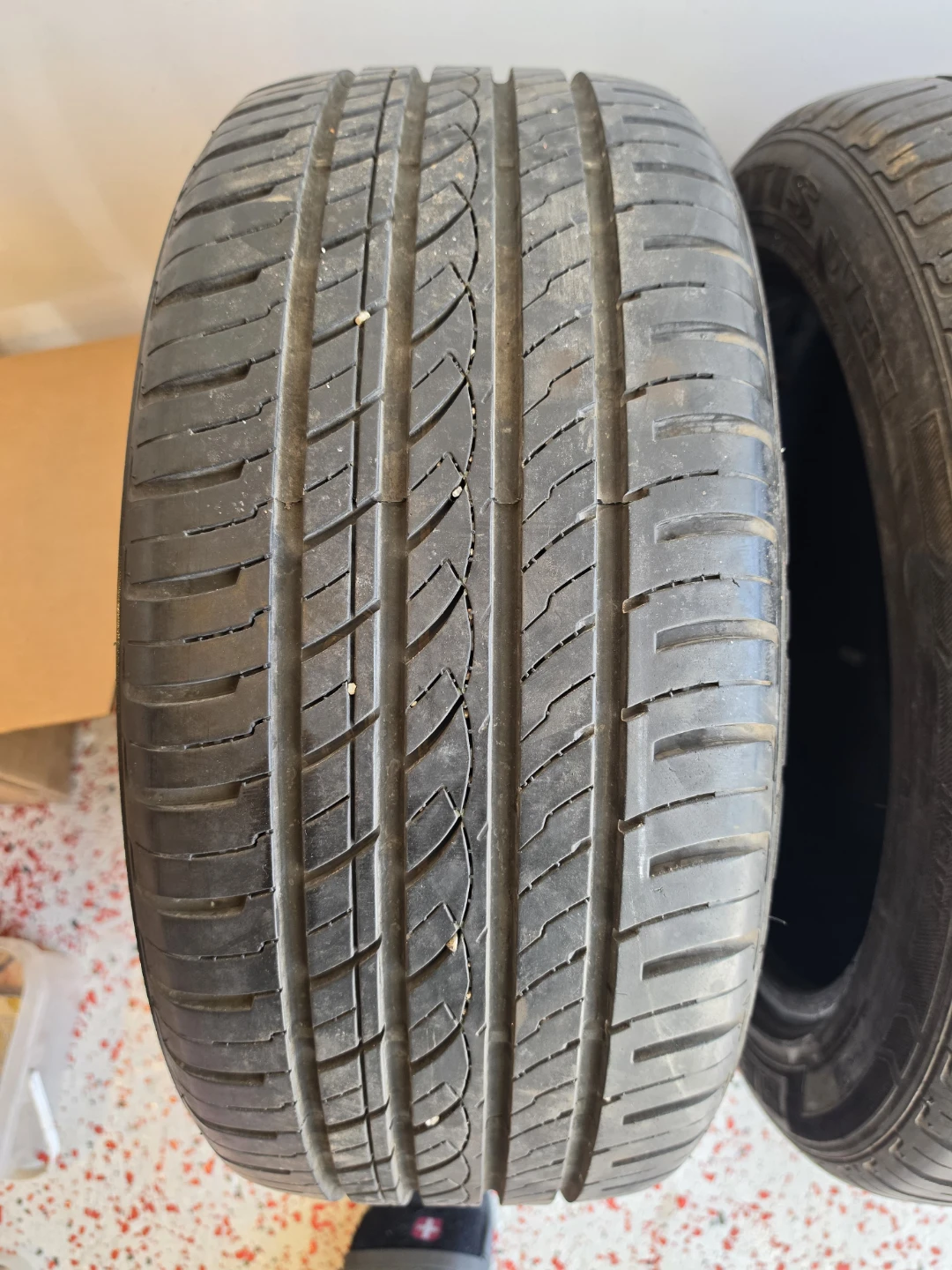 205/50R16 Hercules all season tires all 4 like new - photo 2