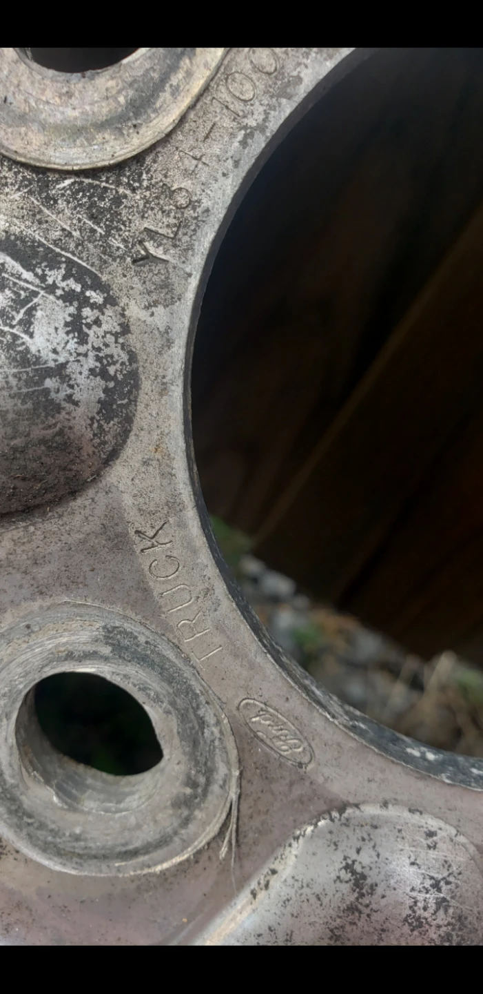 Two Ford Truck Wheels 16x7J - photo 2