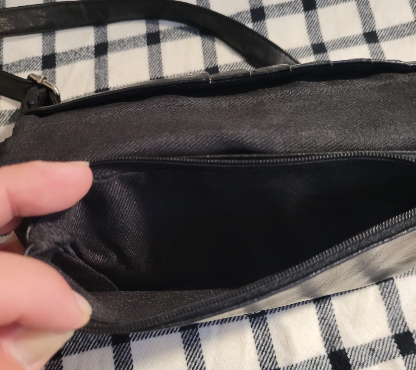 Tommy Hilfiger Convertible Crossbody Clutch - photo 4