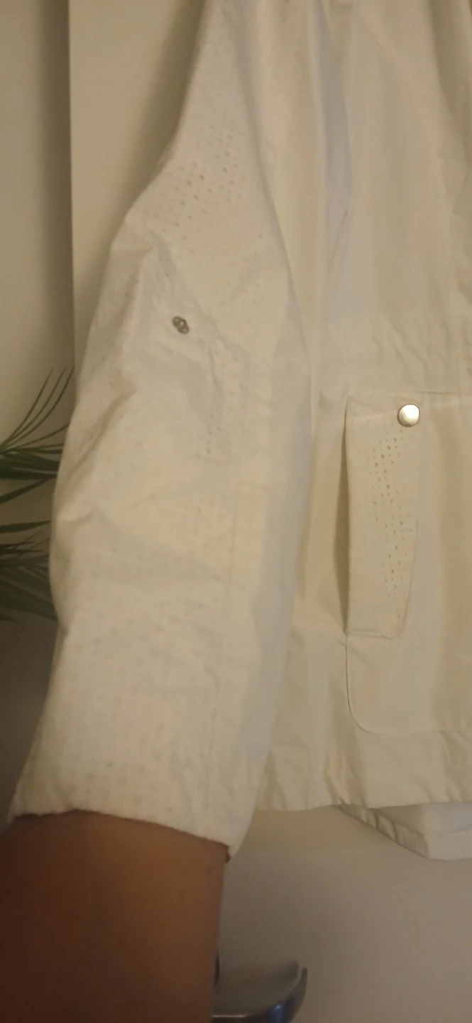 Details White Hooded Jacket - photo 5