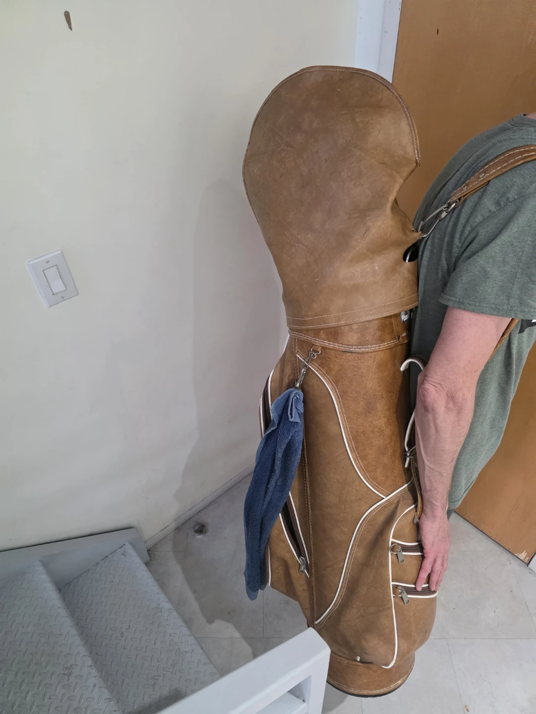 Vintage Golf Bag with Clubs - photo 4
