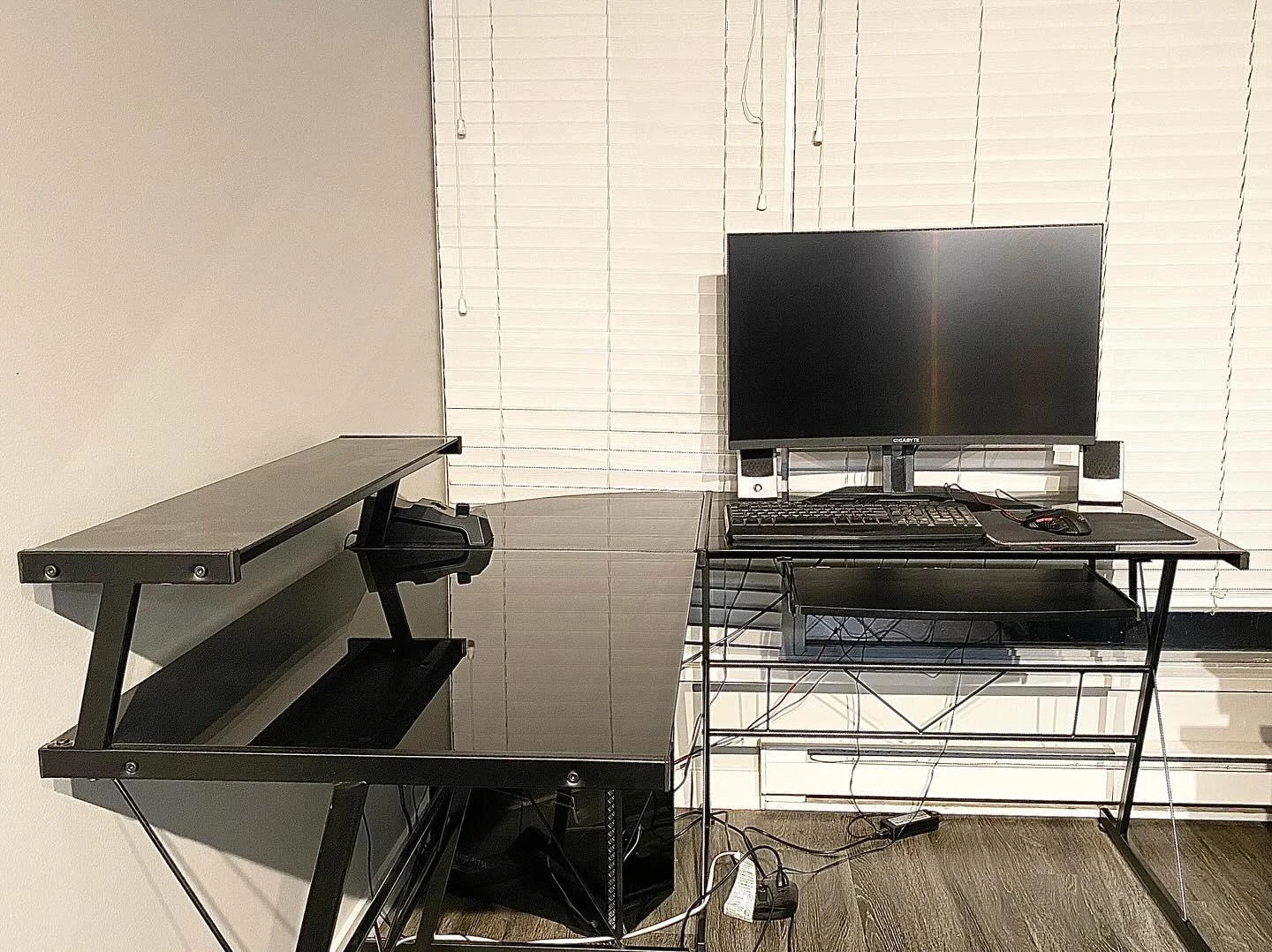 Black L-Shaped Tempered Glass Computer Desk - photo 2