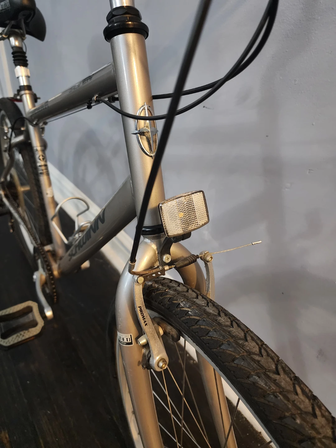 🚲✨ SCHWINN SILVER BIKE – 26” WHEELS – $120 ✨🚲 - photo 3