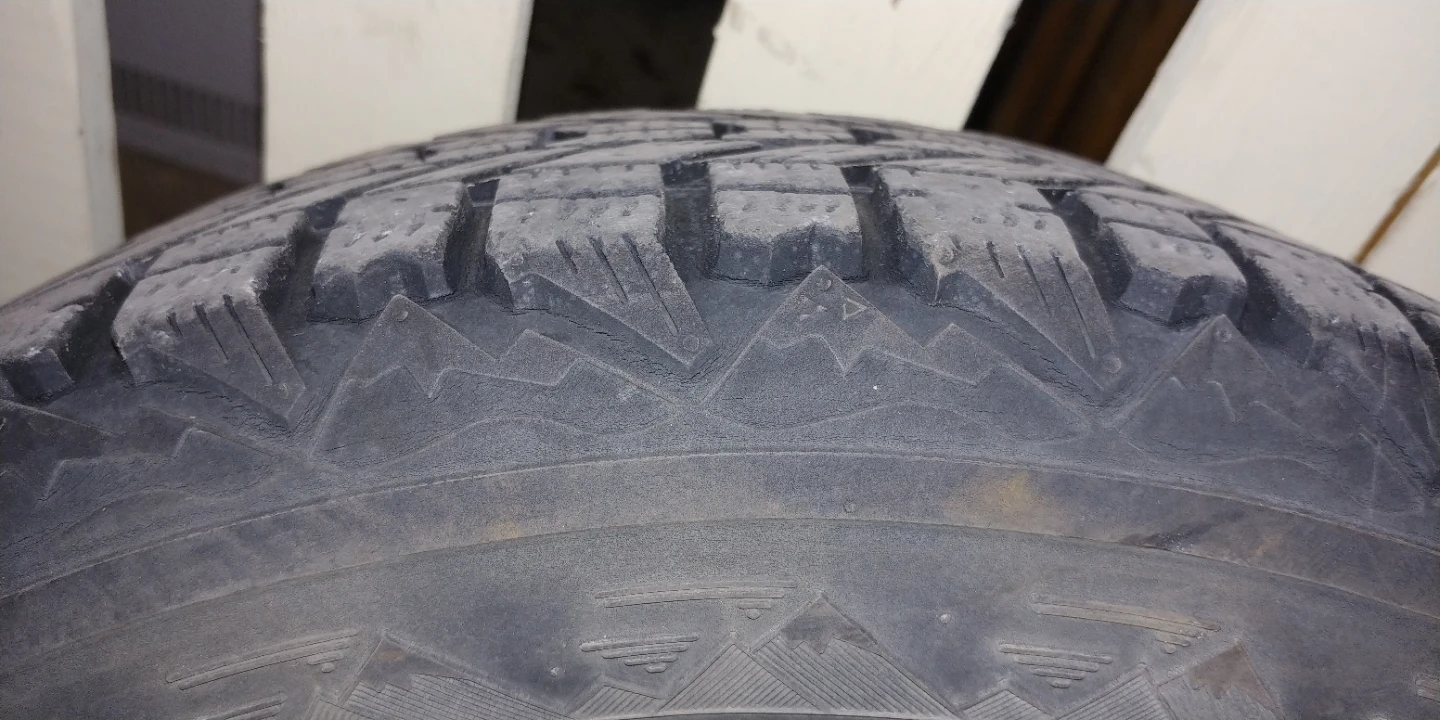 185/60/15 Winter tires on rims - photo 4