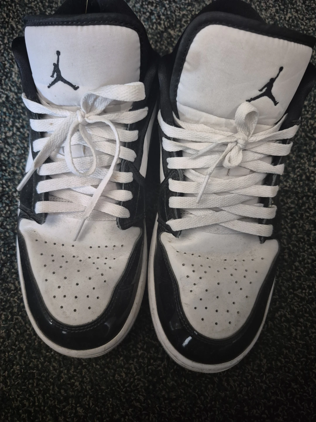 Air Jordan Sneakers Black and White - photo 2