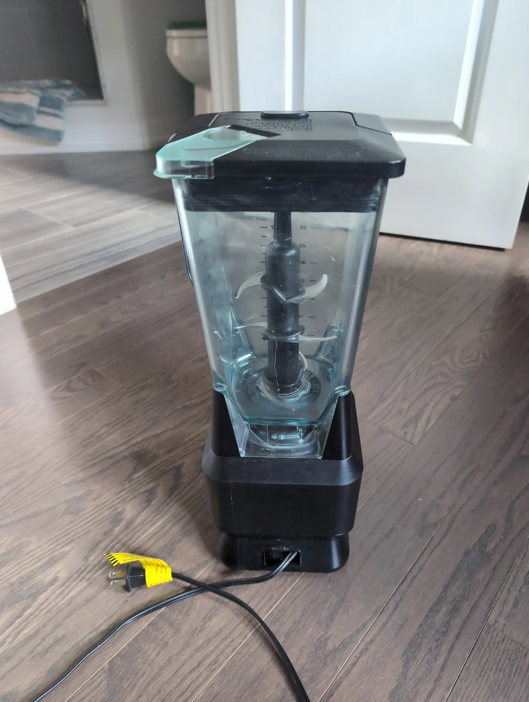 Ninja Professional 900 Watt Blender - photo 3