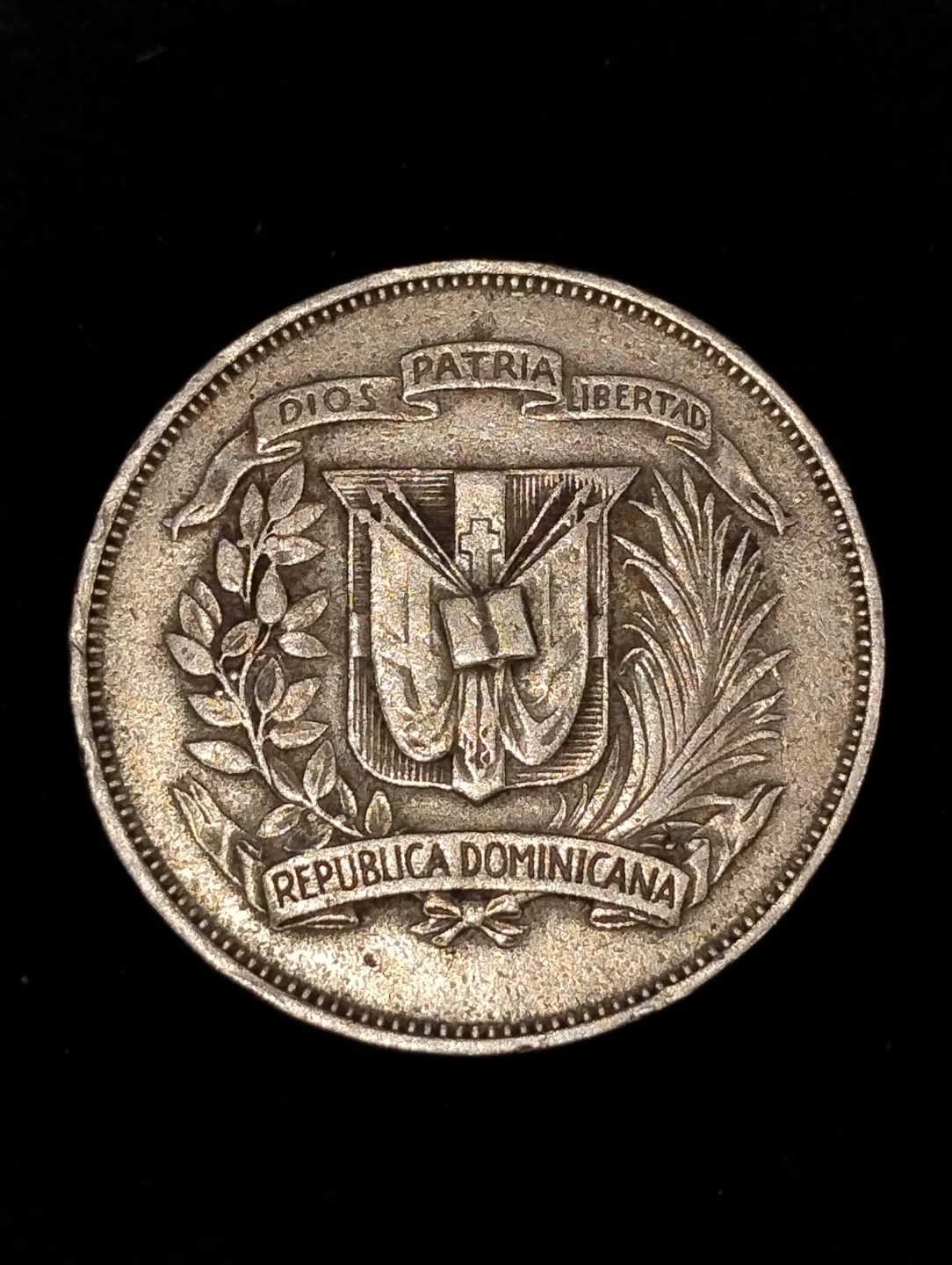 1967 Dominican Republic Medio Peso Coin - photo 2