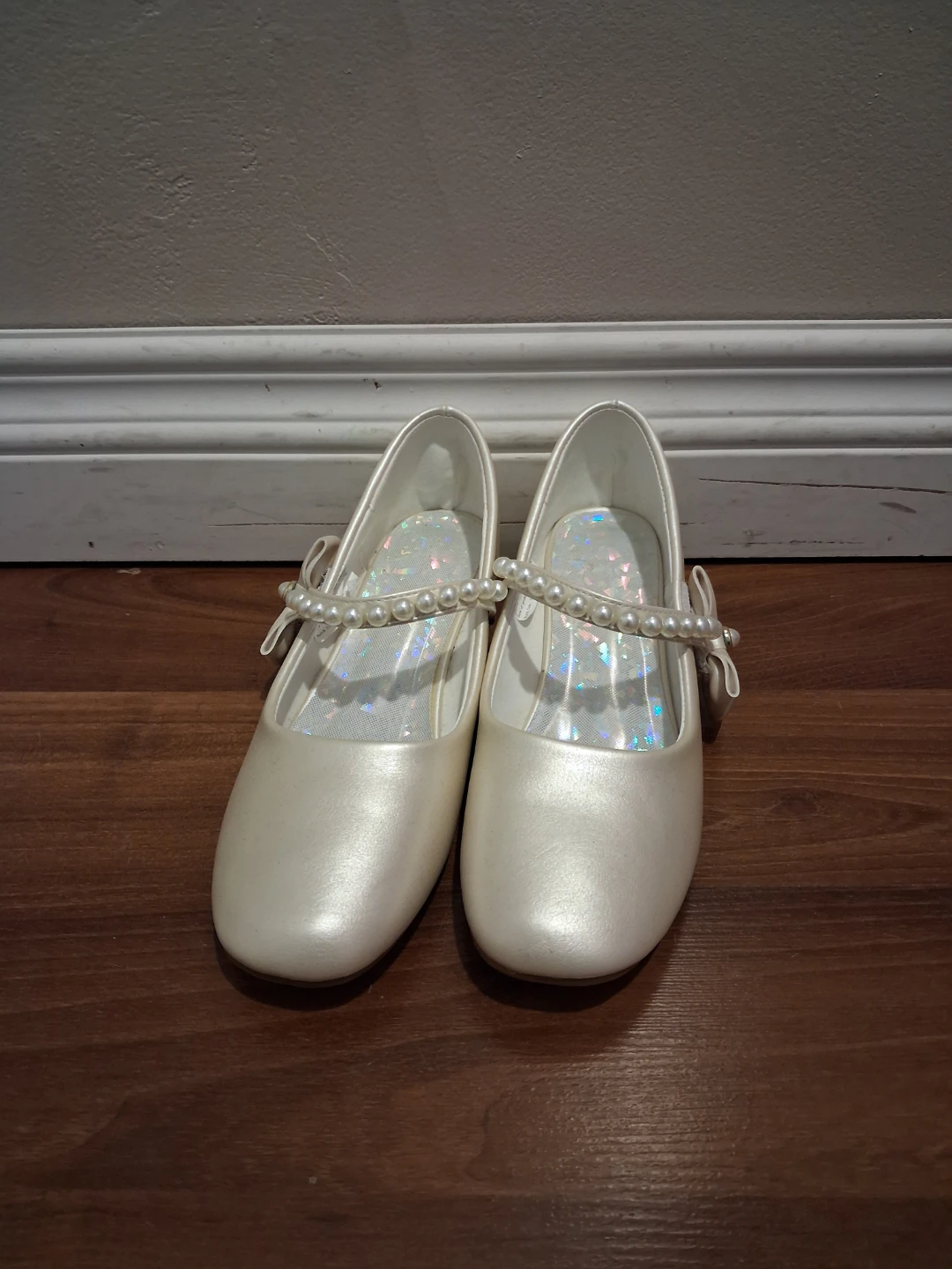 Girls Shoes with Pearl Strap