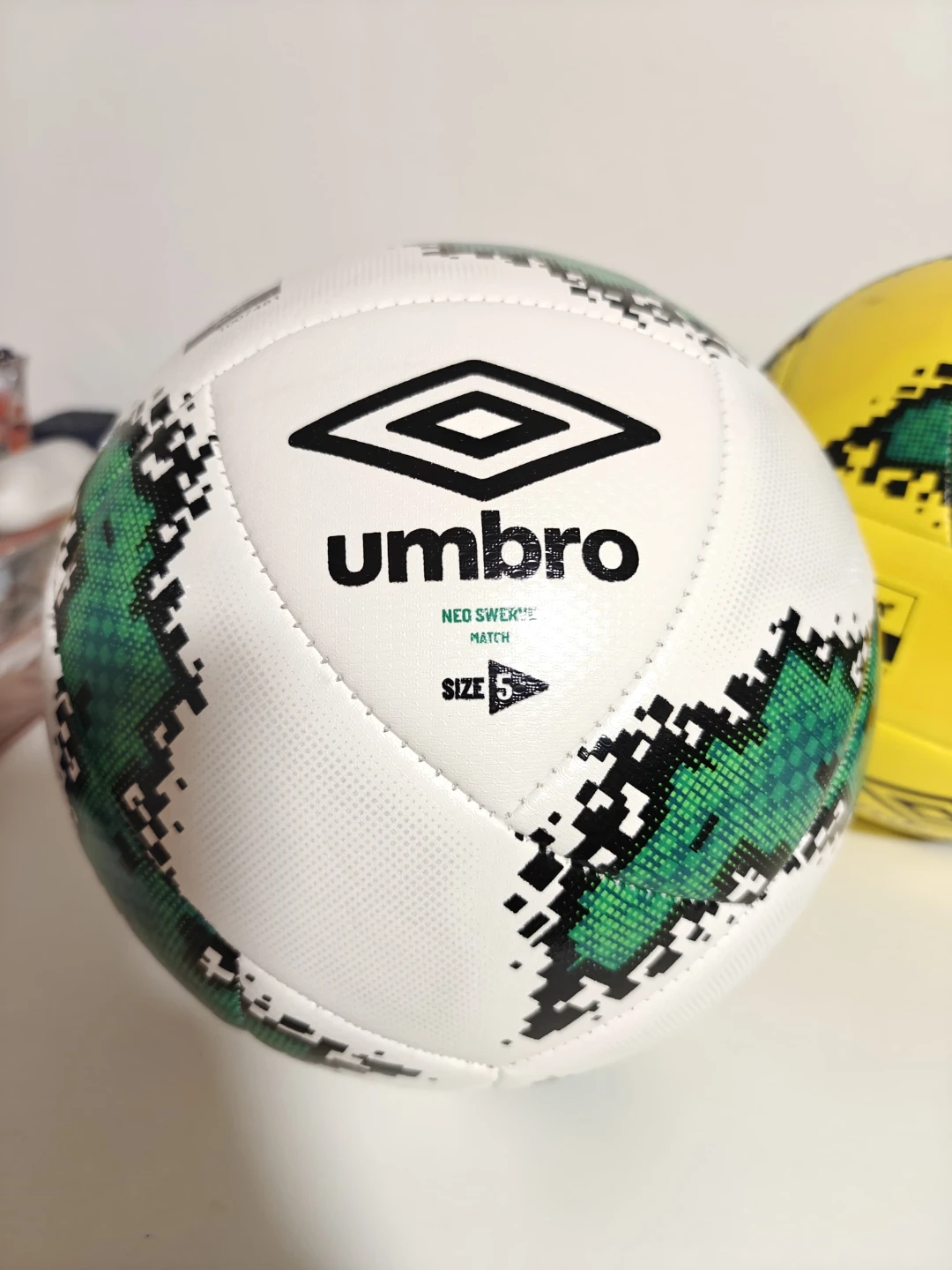 Two Umbro Neo Swerve Size 5 Soccer Balls - photo 3