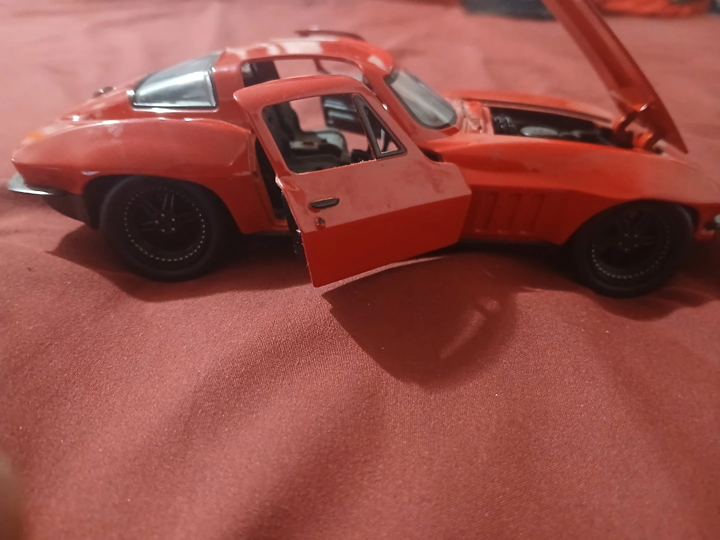 Red Corvette Stingray Model Car - photo 4
