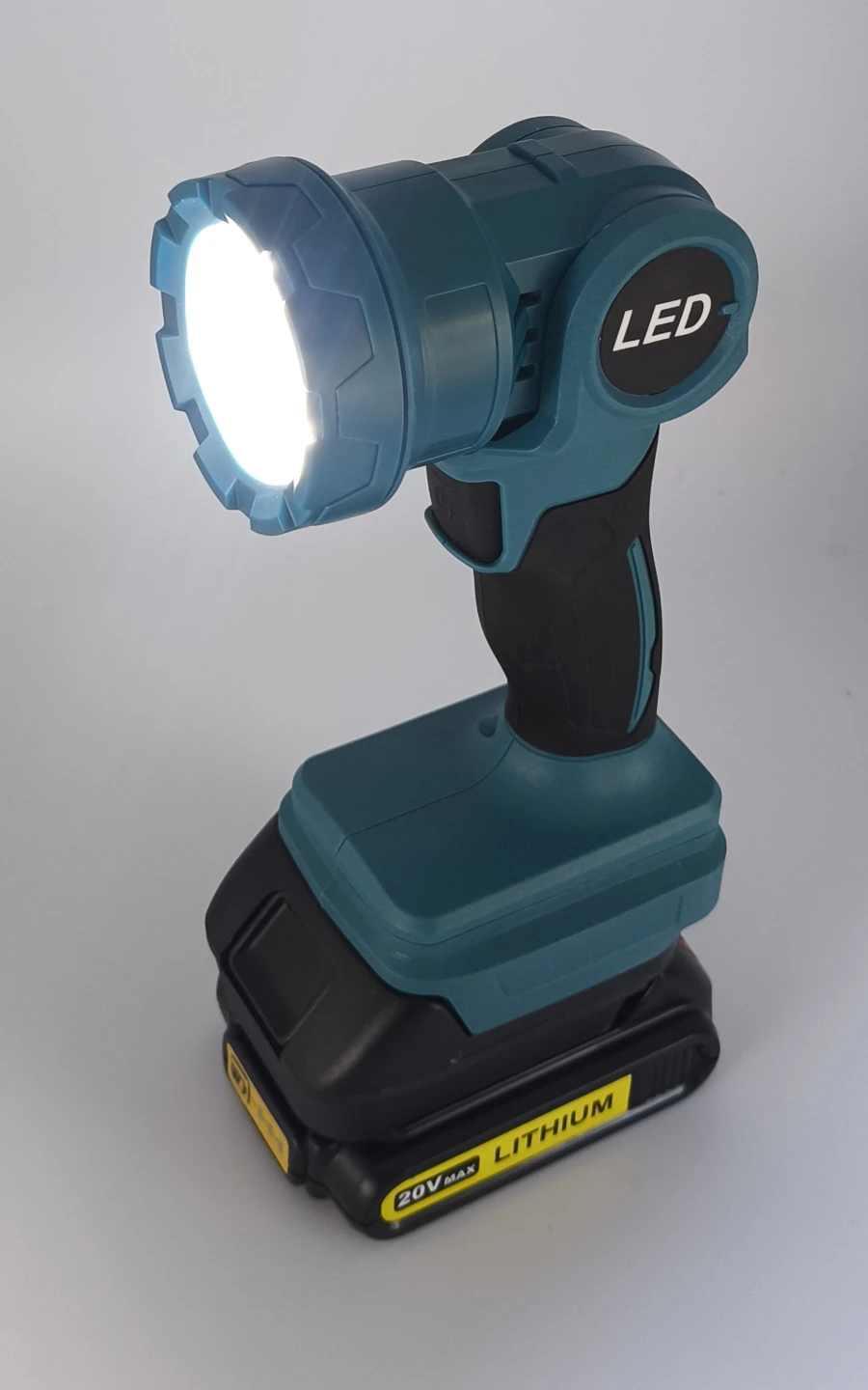 POWERFUL 20V MAX LED WORK LIGHT – MULTI-BATTERY COMPATIBLE! - photo 2