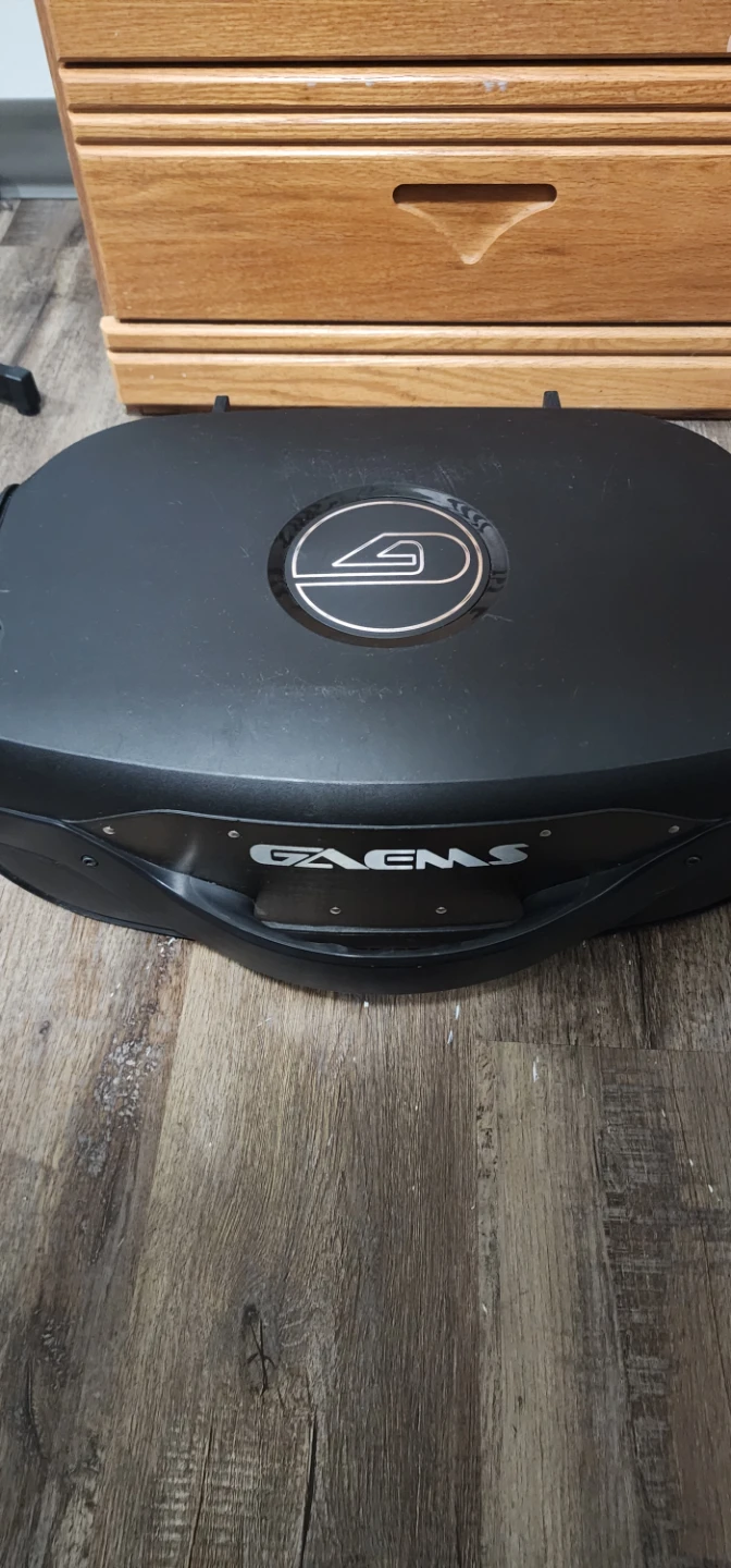 GAEMS Portable Gaming  monitor and Xbox one x - photo 3