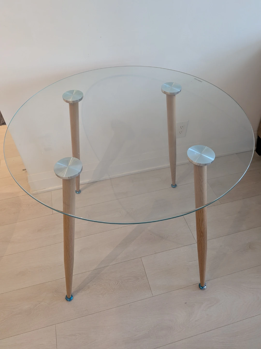Move out sale: Glass top bistro table with metal legs - photo 2