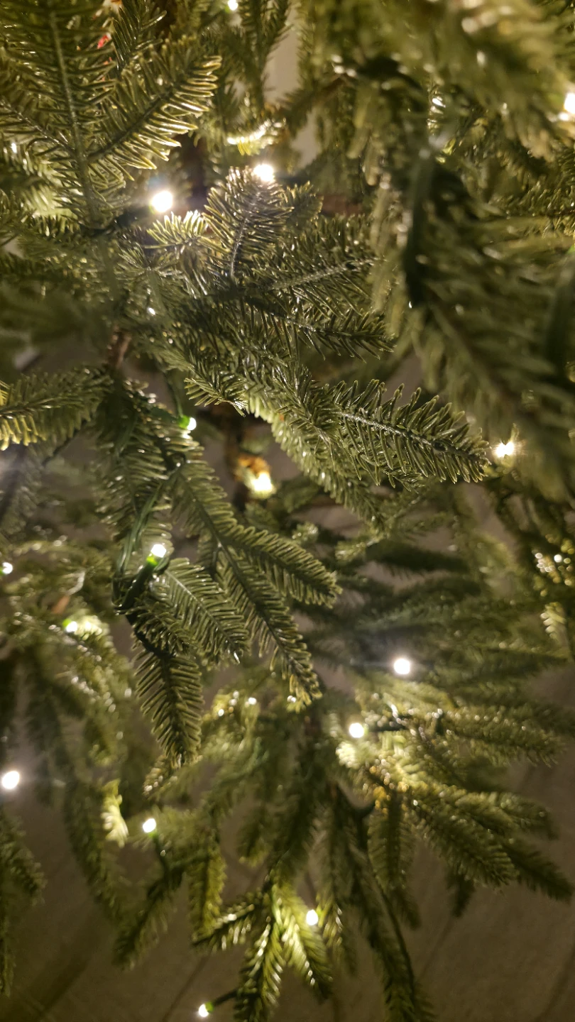 7-ft Pre-lit Artificial Christmas Tree - photo 3