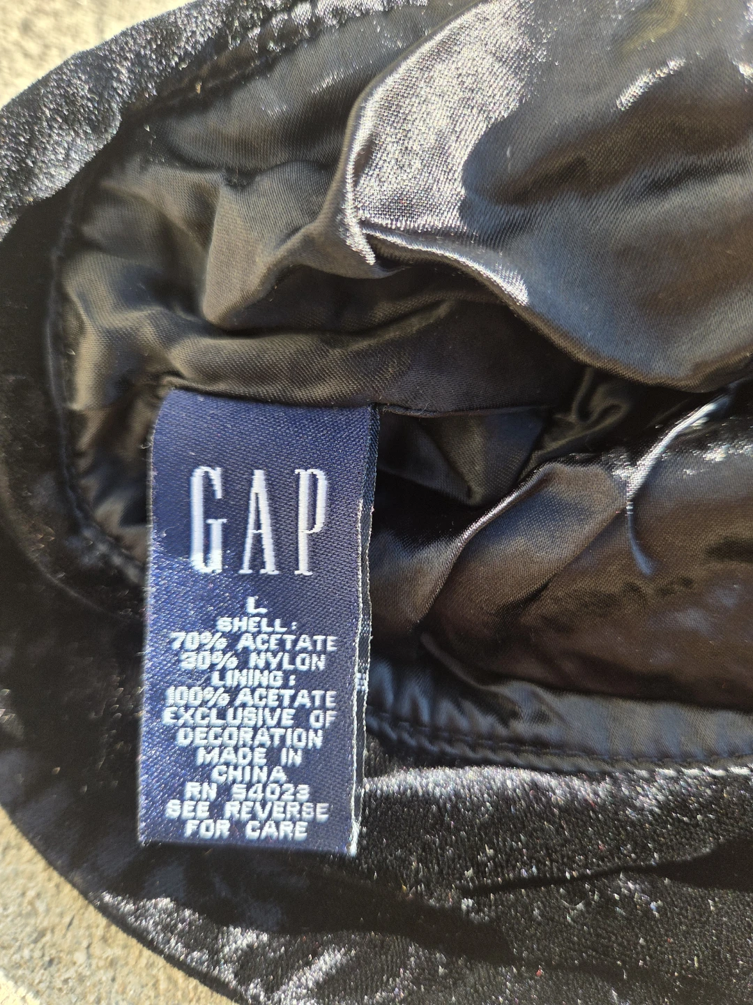 Gap black velvet floral bucket hat - photo 2