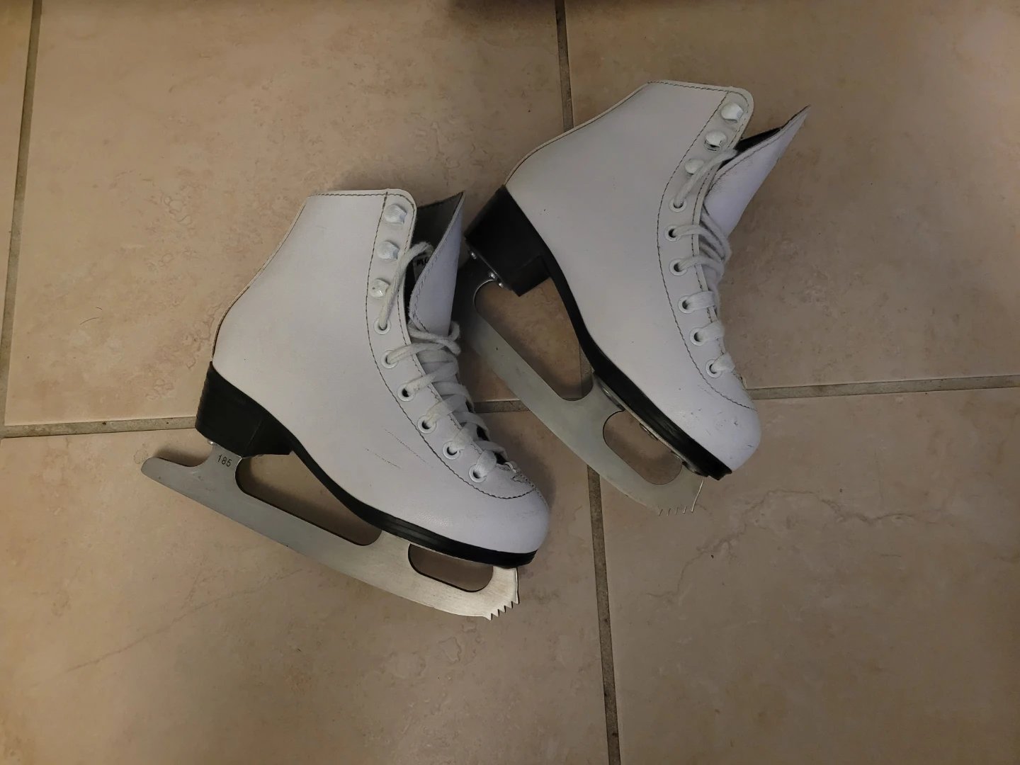 Vic Dream White Figure Skates Size 185 - photo 3