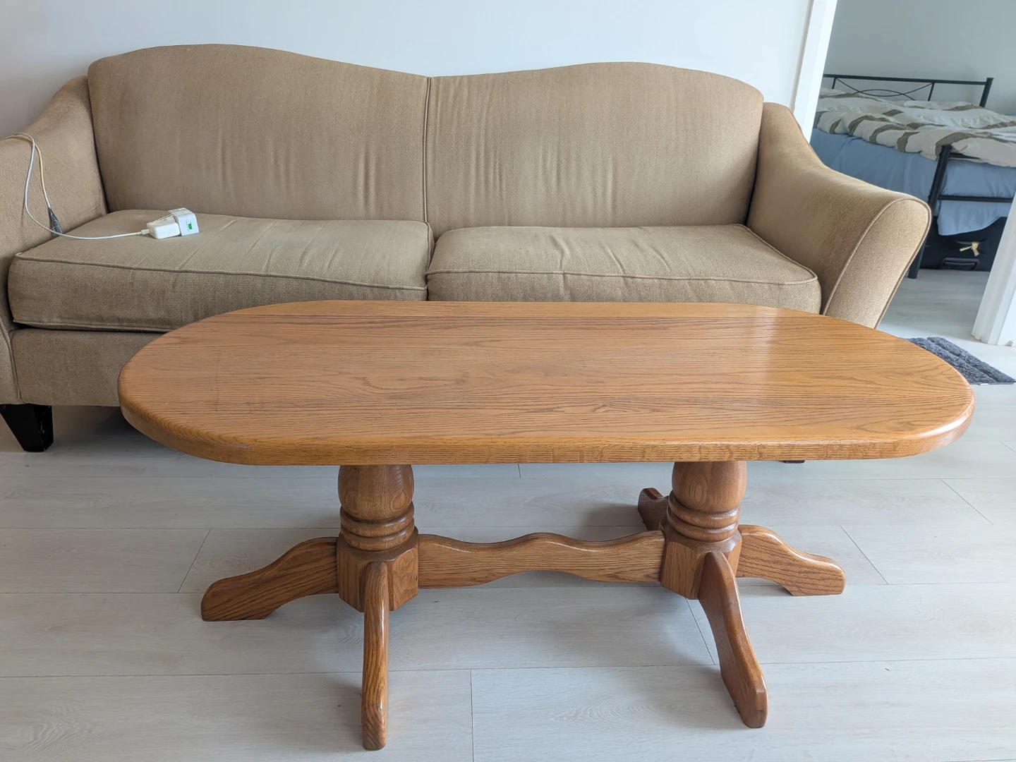 Move out sale: Oval Oak Coffee Table - photo 3