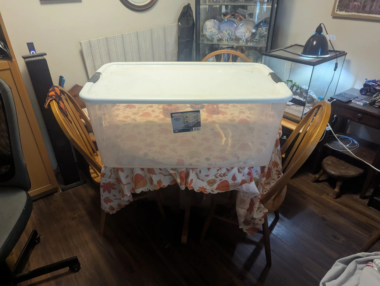 Sterlite Ultra Latch 110L Storage Bin