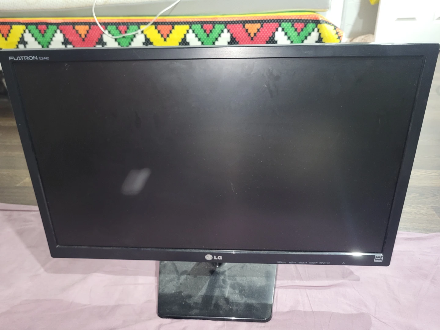LG Flatron E2442 24-inch Computer Monitor