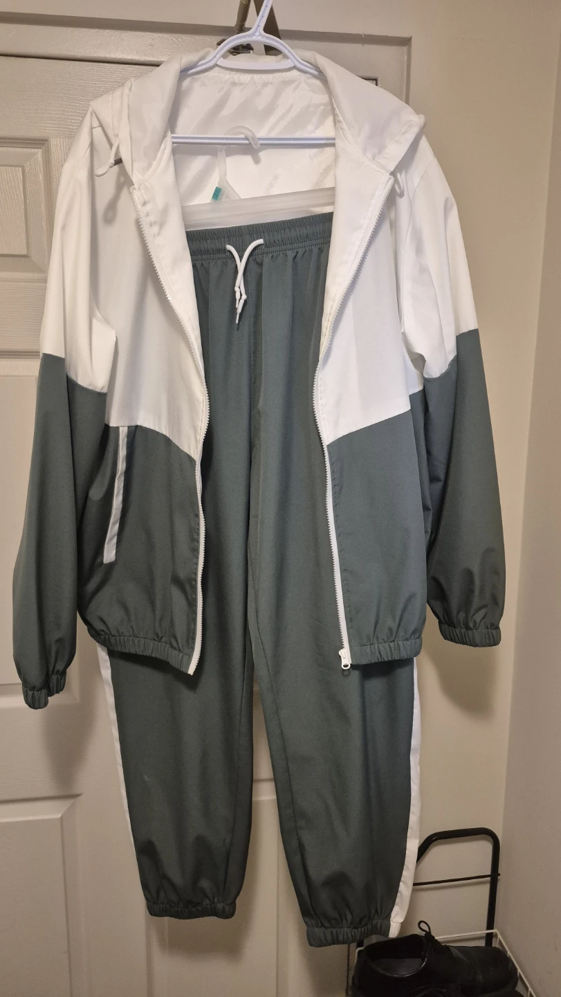 Two-Tone Tracksuit Size: XL