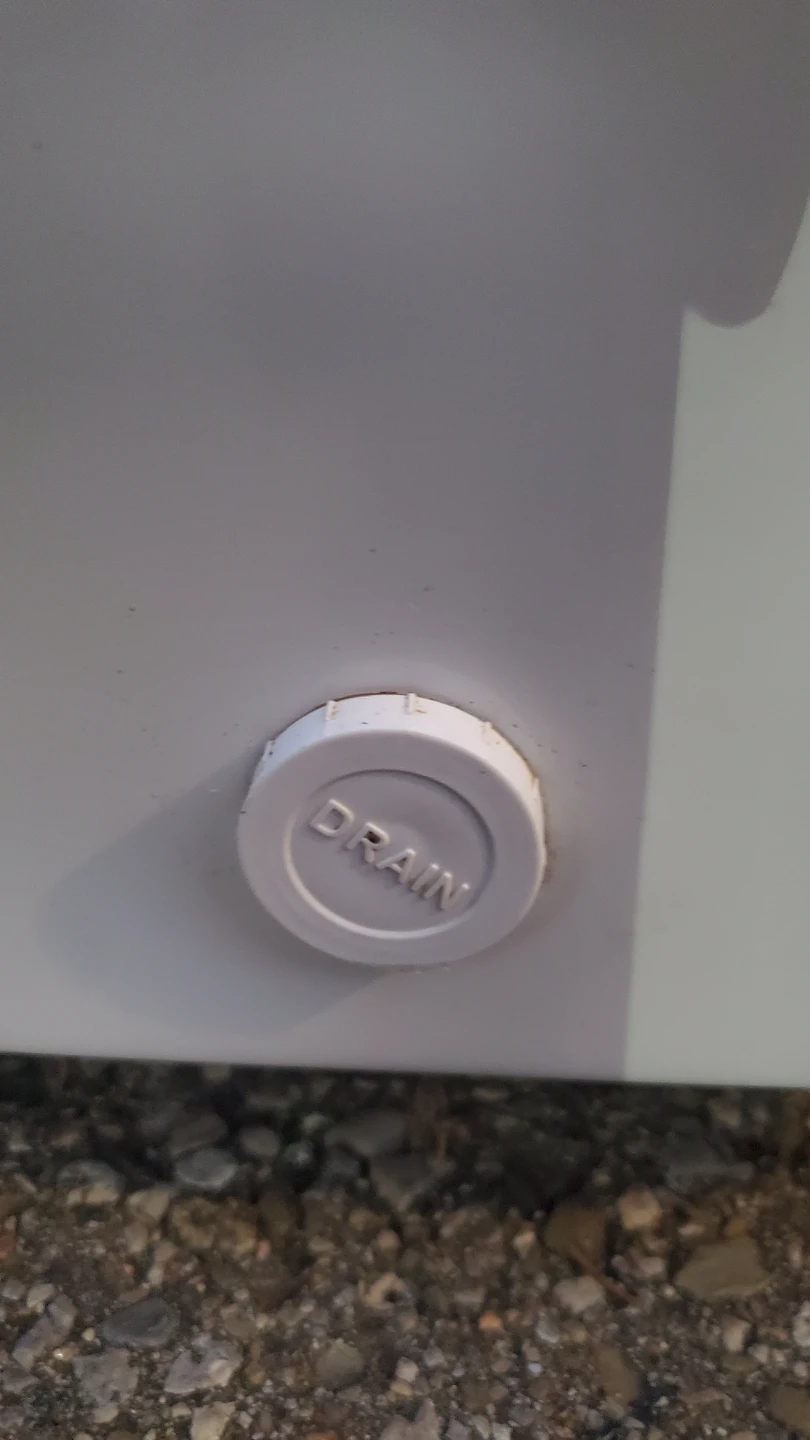 Model HS-390C Chest Freezer - photo 5