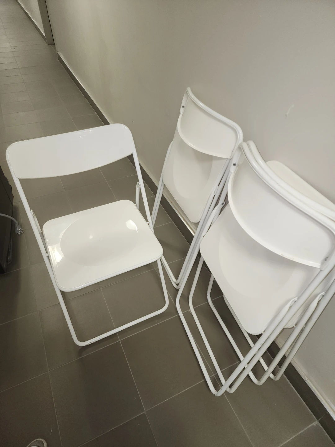 Set of 4 White Metal Folding Chairs - photo 2