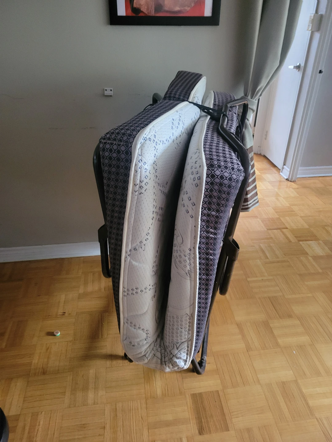 Folding guest bed with mattress - photo 2