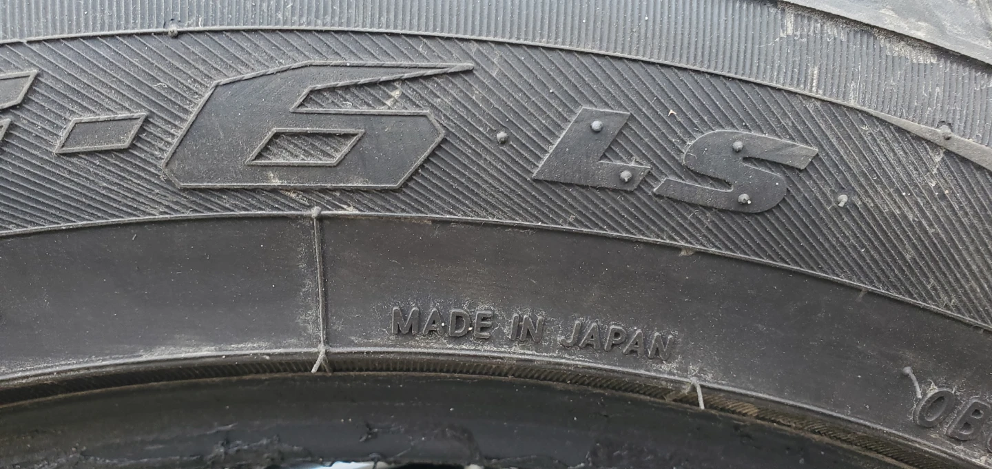Toyo Observe GSi-6 LS 235/50R19 Winter Tires - photo 2