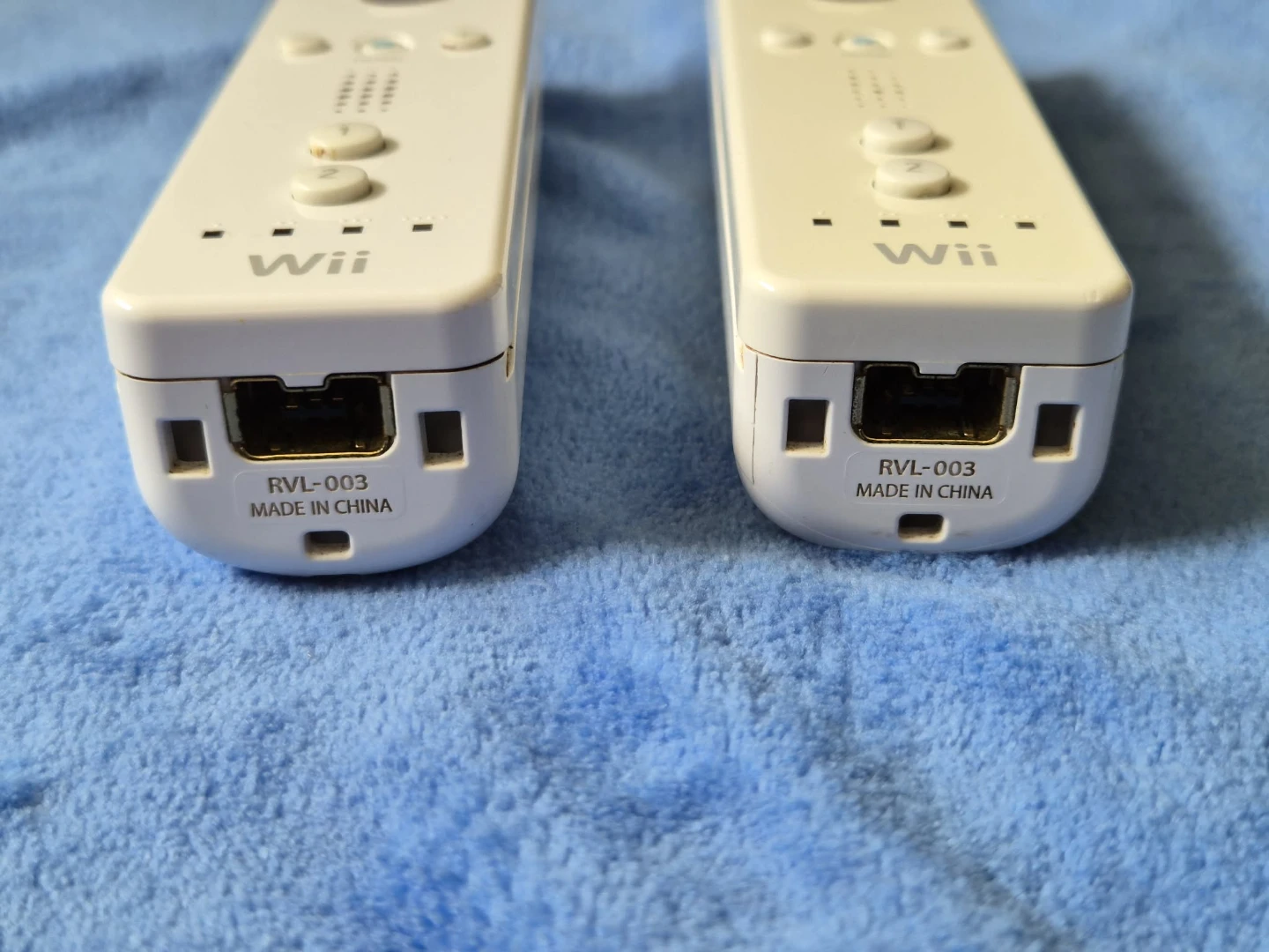 Read Bio | Pair Of Broken Wii Remotes - photo 5