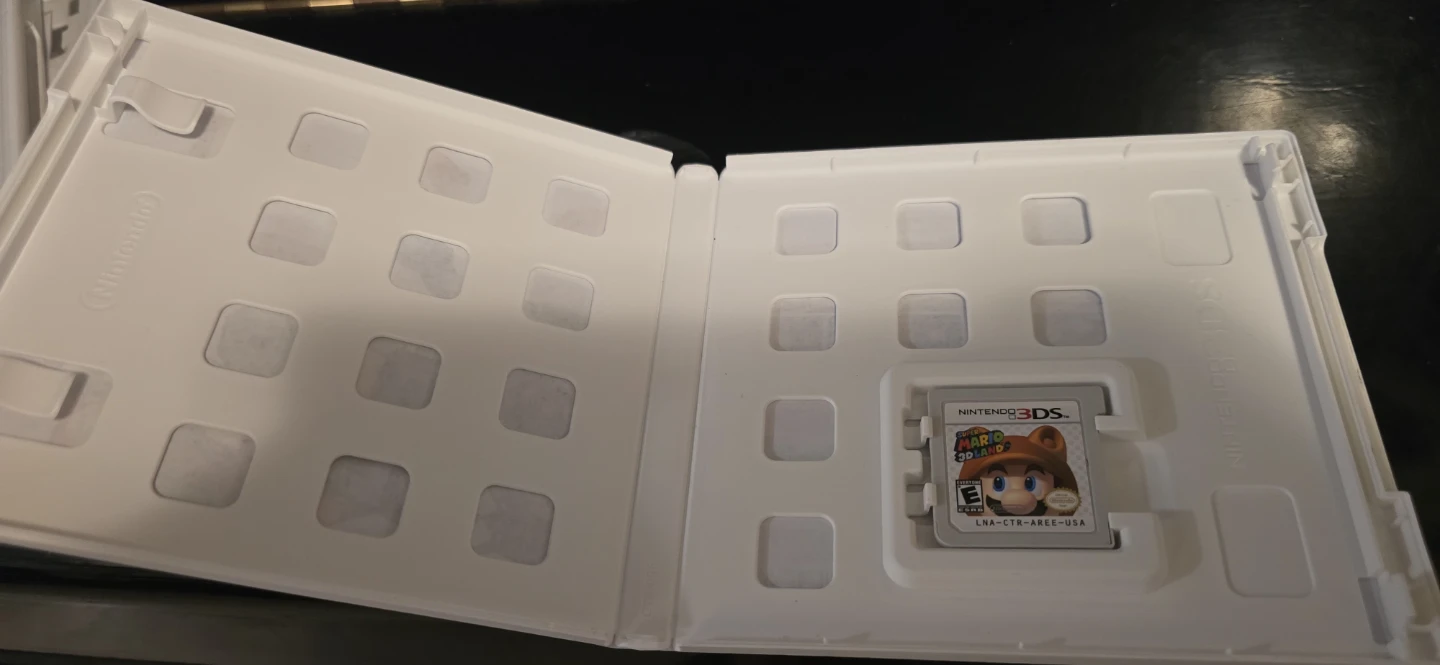 Super Mario 3D Land for Nintendo 3DS - photo 2