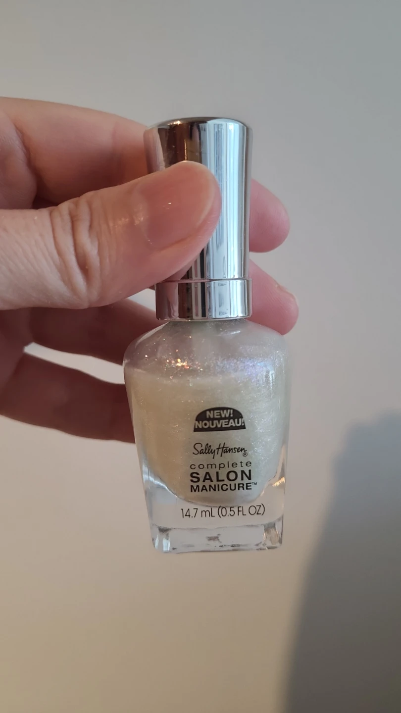 Like-new Sally Hansen Nail Polish