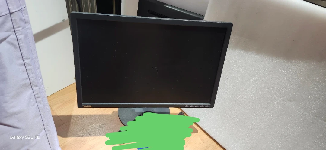 Lenovo ThinkVision Monitor Attn: no wires. PRICE IS FIRM FINAL