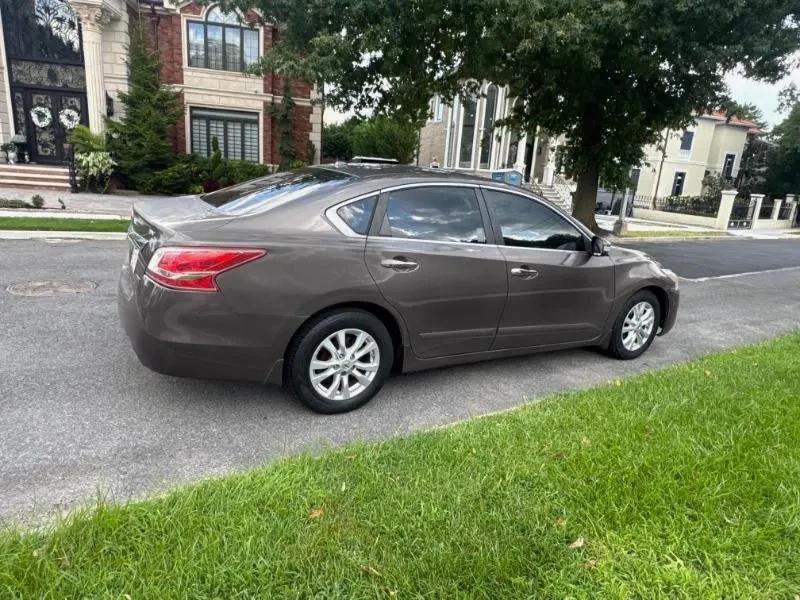 2013 Nissan Altima Sedan 4 cylinder - photo 4